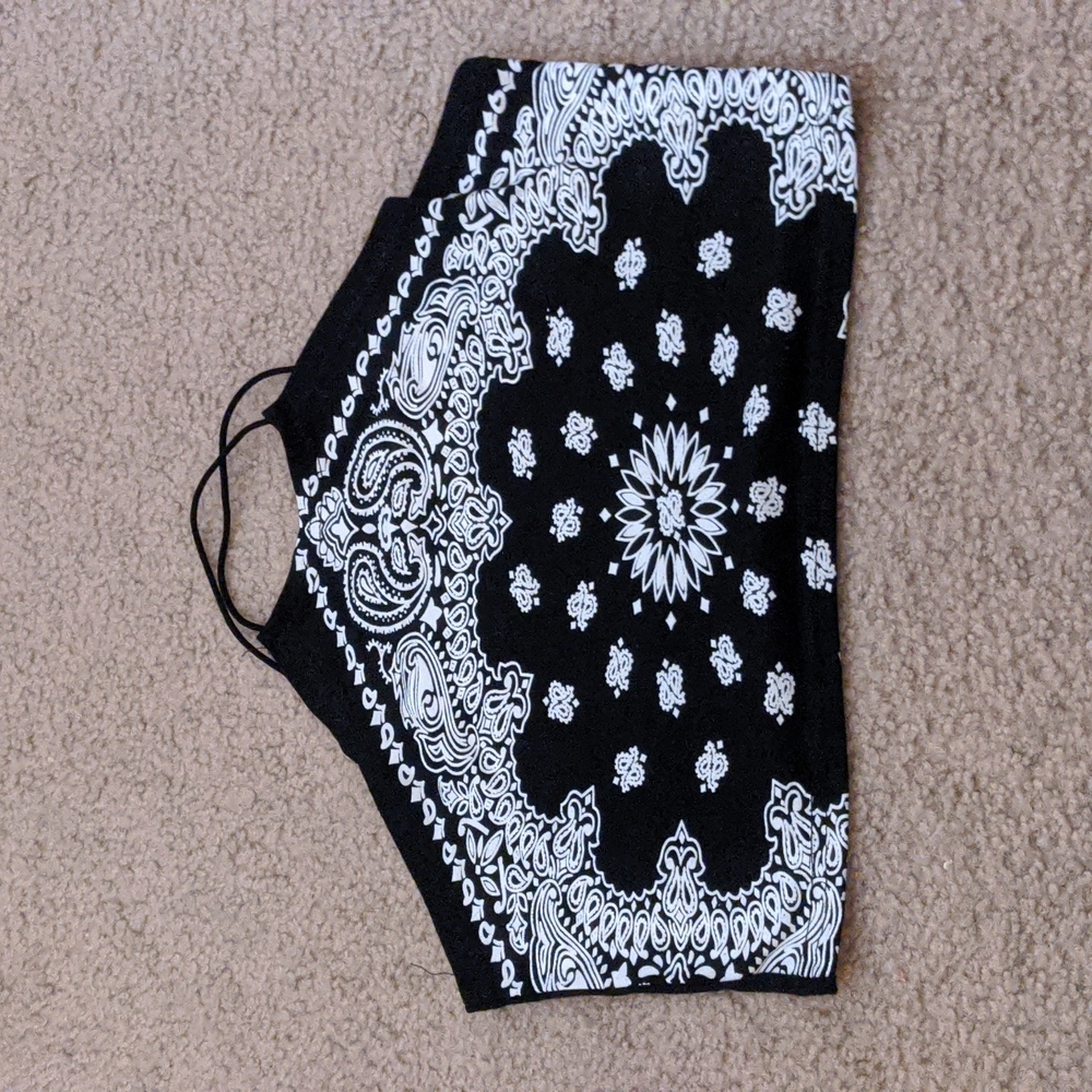 Bandana black crop top. Size M
